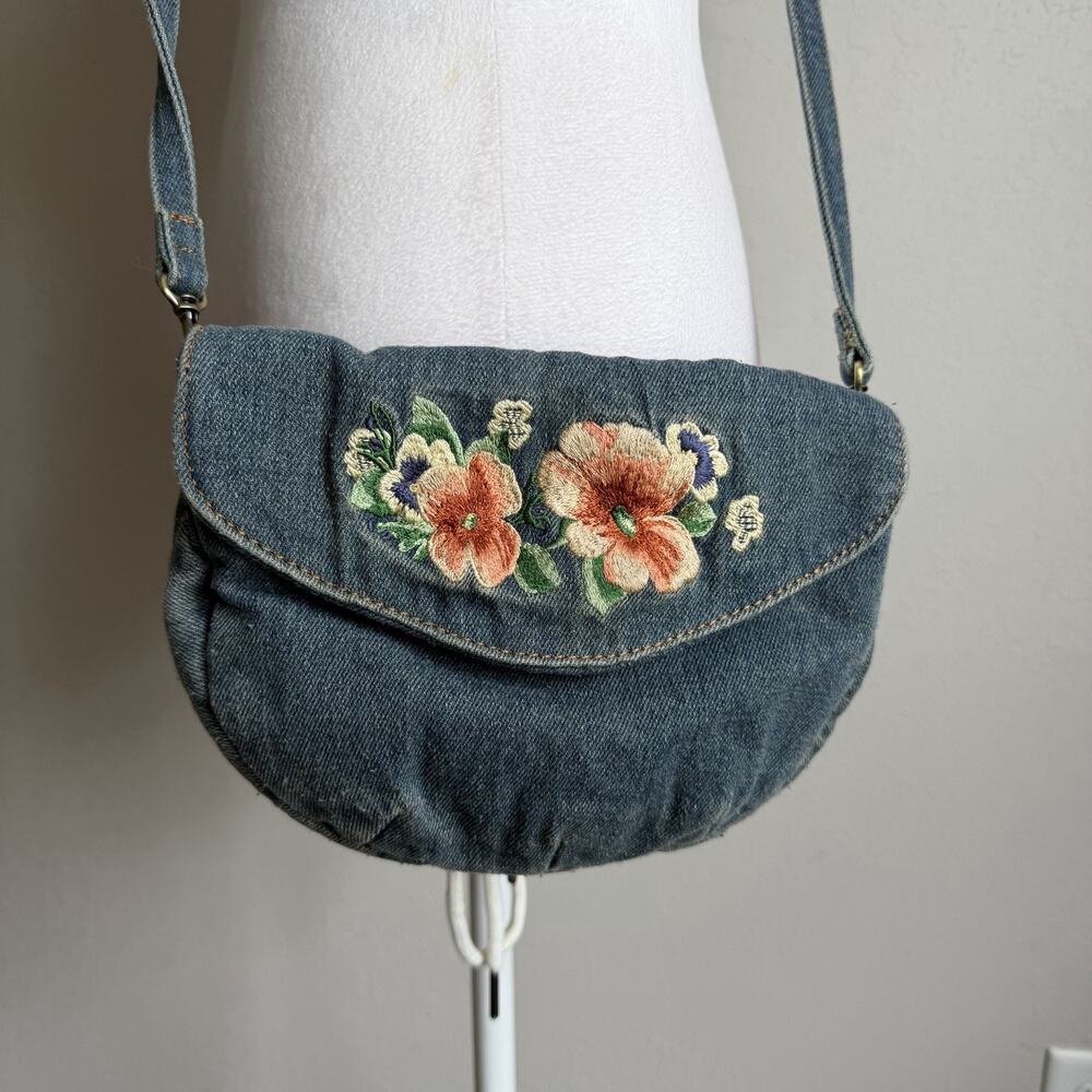 Patricia Nash Healey Denim Pouch Crossbody W/Embroidered Apricot Blossoms Floral - Picture 2 of 10